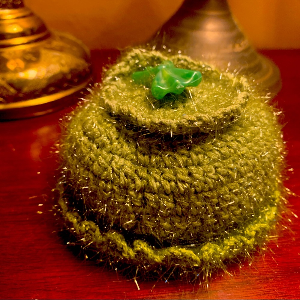 Handmade knitted container